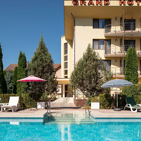 Отель Grand